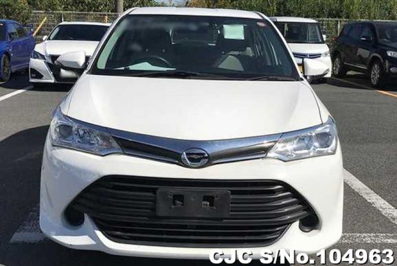 Toyota Corolla Axio in White for Sale Image 4