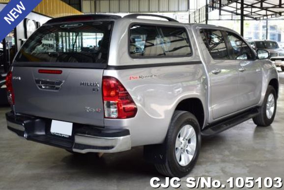 Toyota Hilux in Silver for Sale Image 1