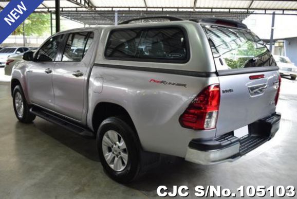 Toyota Hilux in Silver for Sale Image 2