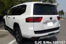 Toyota Land Cruiser in Pearl White for Sale Image 2