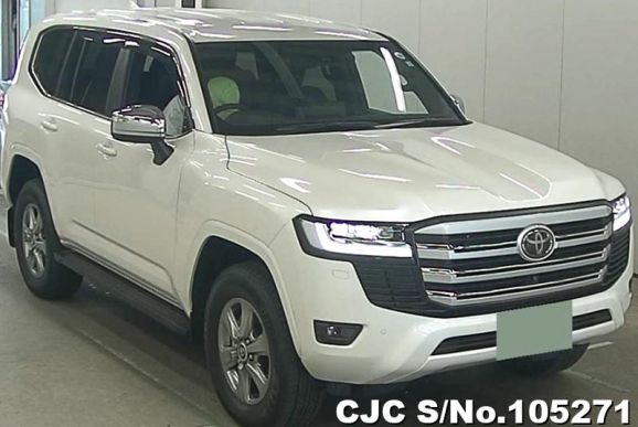 Toyota Land Cruiser in White for Sale Image 0