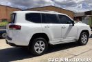 Toyota Land Cruiser in White for Sale Image 2