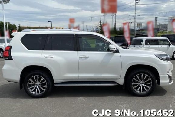 Toyota Land Cruiser Prado in White Pearl Crystal Shine for Sale Image 6