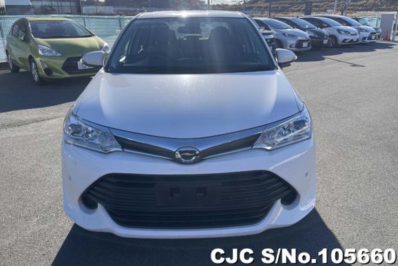 Toyota Corolla Axio in White for Sale Image 4