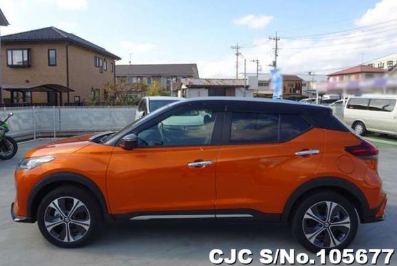 Nissan Kicks in Orange for Sale Image 6