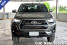 Toyota Hilux in Gray for Sale Image 2