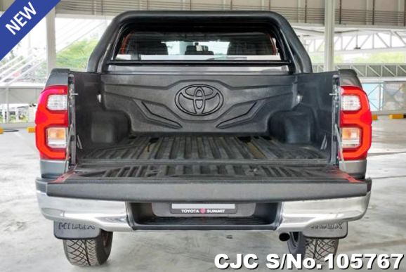 Toyota Hilux in Gray for Sale Image 3