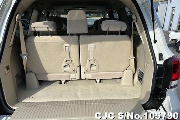 Toyota Land Cruiser in Pearl White for Sale Image 4