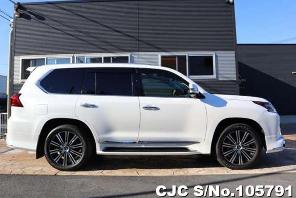 Lexus LX 570 in Pearl for Sale Image 6