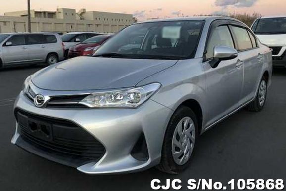 Toyota Corolla Axio in Silver for Sale Image 3