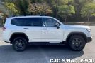 Toyota Land Cruiser in White for Sale Image 4