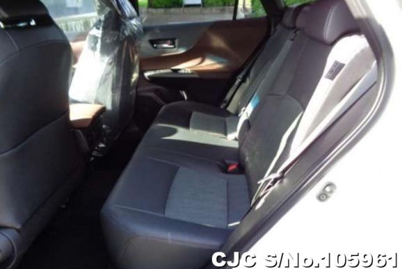 Toyota Harrier in Pearl for Sale Image 11