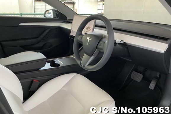 Tesla Model 3 in Pearl for Sale Image 5