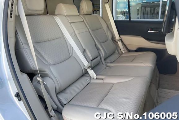 Toyota Land Cruiser in Pearl for Sale Image 12