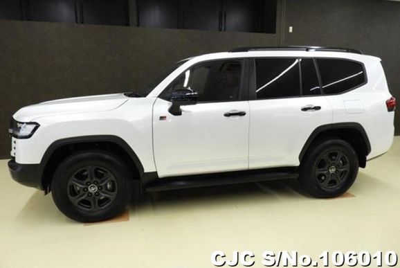 Toyota Land Cruiser in Pearl for Sale Image 6