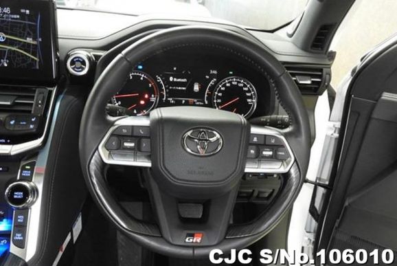 Toyota Land Cruiser in Pearl for Sale Image 12