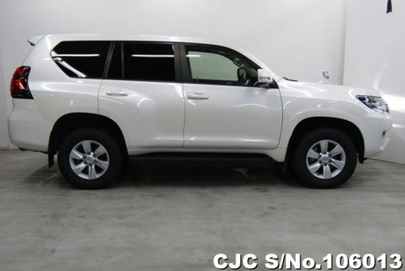 Toyota Land Cruiser Prado in Pearl White for Sale Image 4