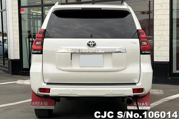 Toyota Land Cruiser Prado in White Pearl for Sale Image 4