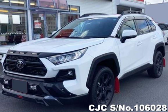 Toyota Rav4 in White for Sale Image 3