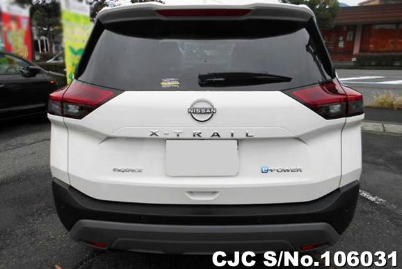 Nissan X-Trail in Pearl White for Sale Image 5