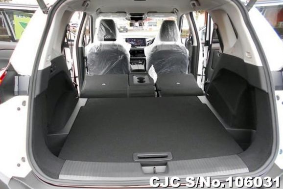 Nissan X-Trail in Pearl White for Sale Image 7