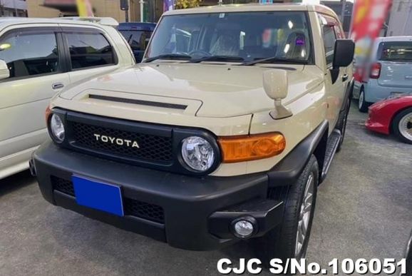 Toyota FJ Cruiser in Beige for Sale Image 3