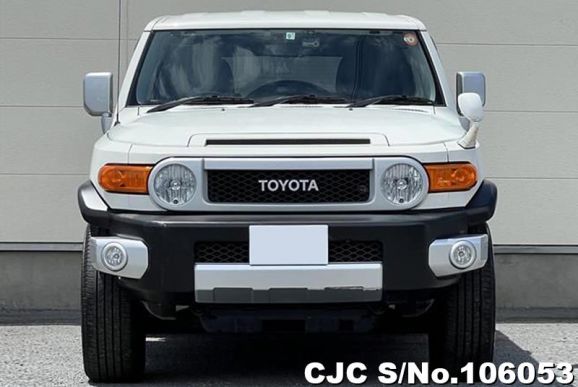 Toyota FJ Cruiser in White for Sale Image 2