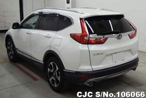 Honda CRV in White for Sale Image 1