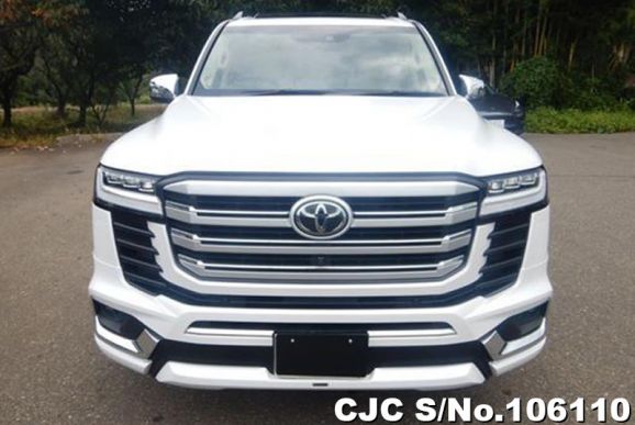 Toyota Land Cruiser in Pearl for Sale Image 4