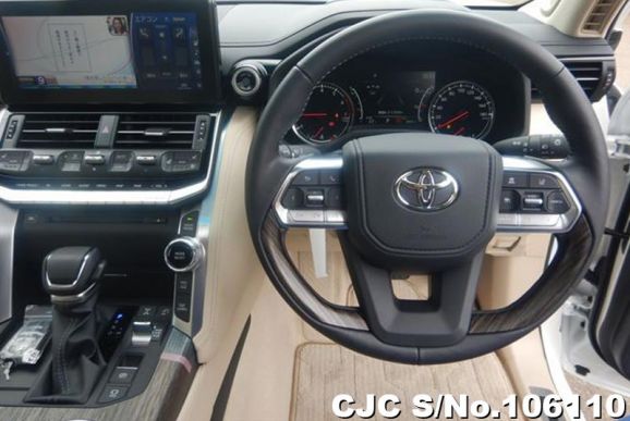 Toyota Land Cruiser in Pearl for Sale Image 15