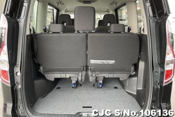 Nissan Serena in Diamond Black for Sale Image 3