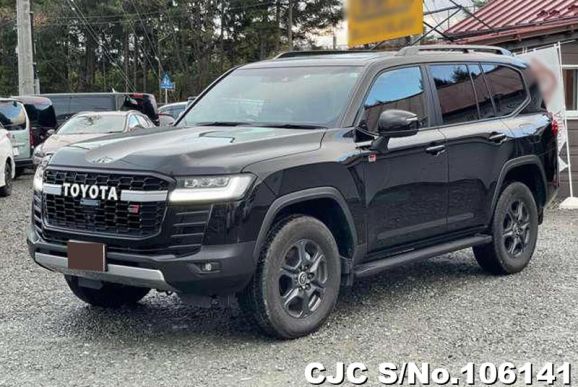 Toyota Land Cruiser in Black for Sale Image 3