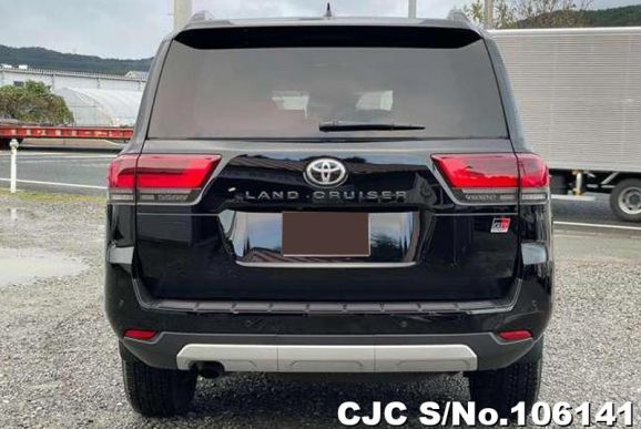 Toyota Land Cruiser in Black for Sale Image 5