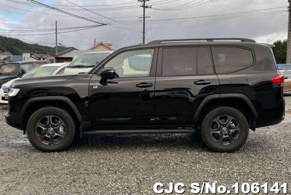 Toyota Land Cruiser in Black for Sale Image 7