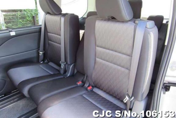 Nissan Serena in White Pearl for Sale Image 6