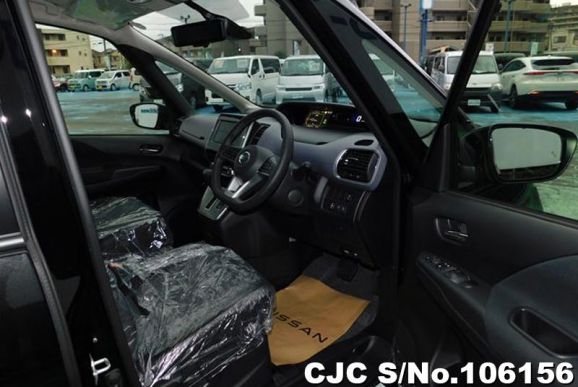 Nissan Serena in Black for Sale Image 9