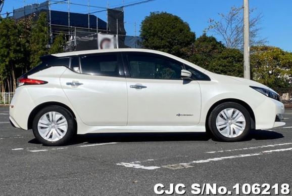 Nissan Leaf in Pearl White for Sale Image 5