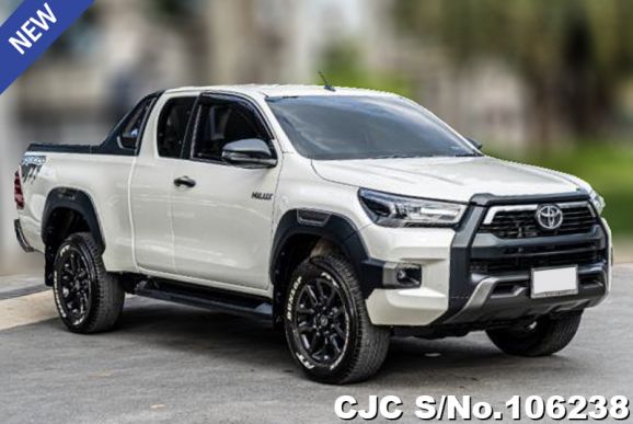 Toyota Hilux in White for Sale Image 0