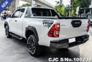 Toyota Hilux in White for Sale Image 1