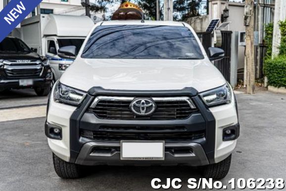 Toyota Hilux in White for Sale Image 4