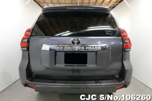 Toyota Land Cruiser Prado in Gun Metallic for Sale Image 5