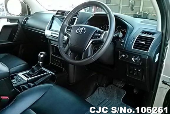 Toyota Land Cruiser Prado in Gun Metallic for Sale Image 11