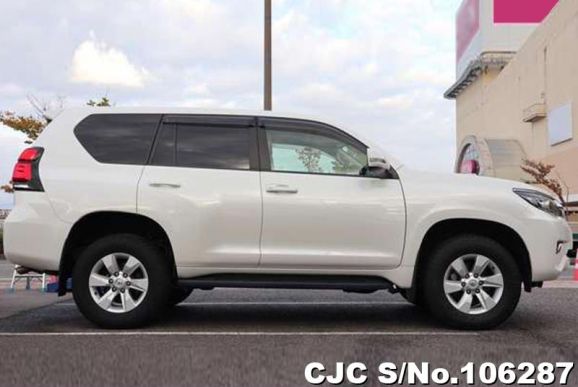 Toyota Land Cruiser Prado in Pearl White for Sale Image 6