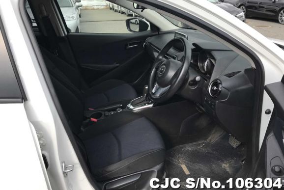 Mazda Demio in White for Sale Image 10