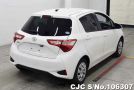 Toyota Vitz in White for Sale Image 2