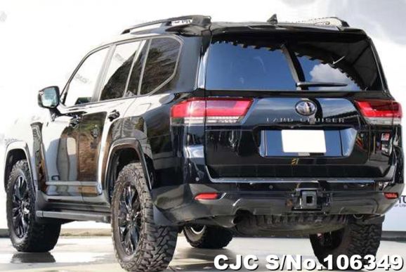 Toyota Land Cruiser in Black for Sale Image 2