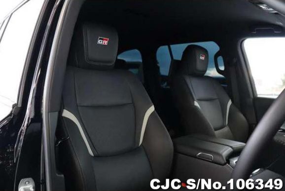 Toyota Land Cruiser in Black for Sale Image 4