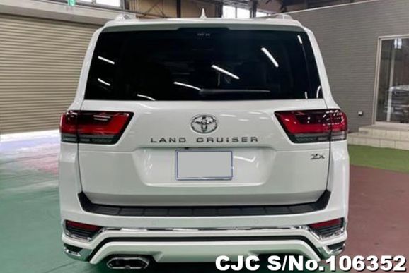 Toyota Land Cruiser in Pearl for Sale Image 3