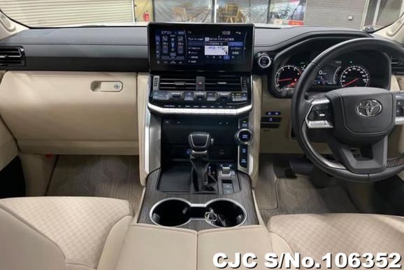 Toyota Land Cruiser in Pearl for Sale Image 8