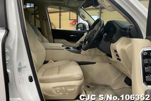 Toyota Land Cruiser in Pearl for Sale Image 10